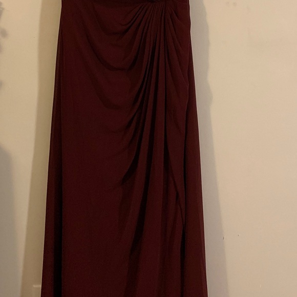 Burgundy bridesmaid or prom dress - Picture 3 of 4